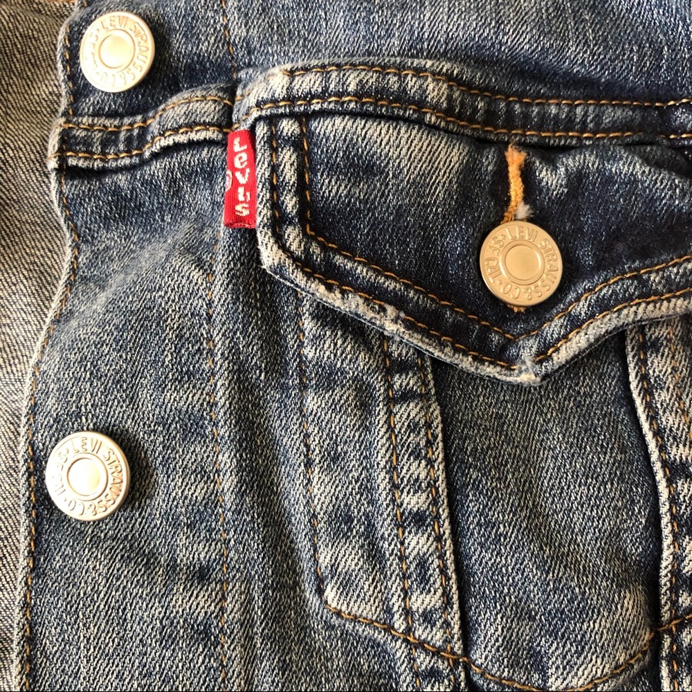 Levi’s Jean Jacket - Picture 6 of 11